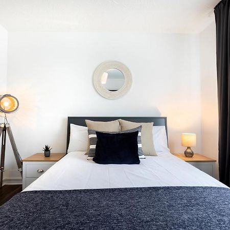 1-Bedroom Apartment With A Private Garden, Beach 5-Min Walk Weymouth Værelse billede