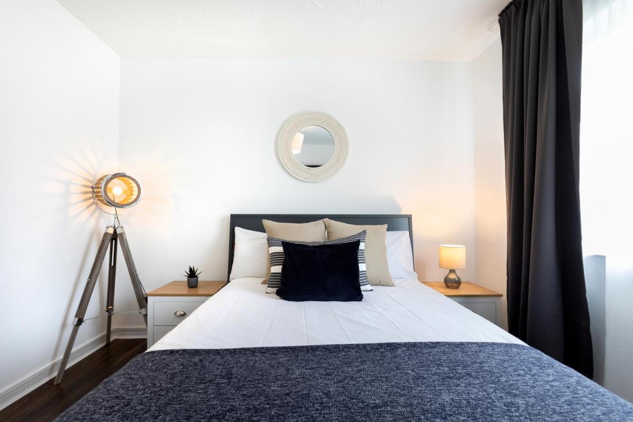 1-Bedroom Apartment With A Private Garden, Beach 5-Min Walk Weymouth Værelse billede