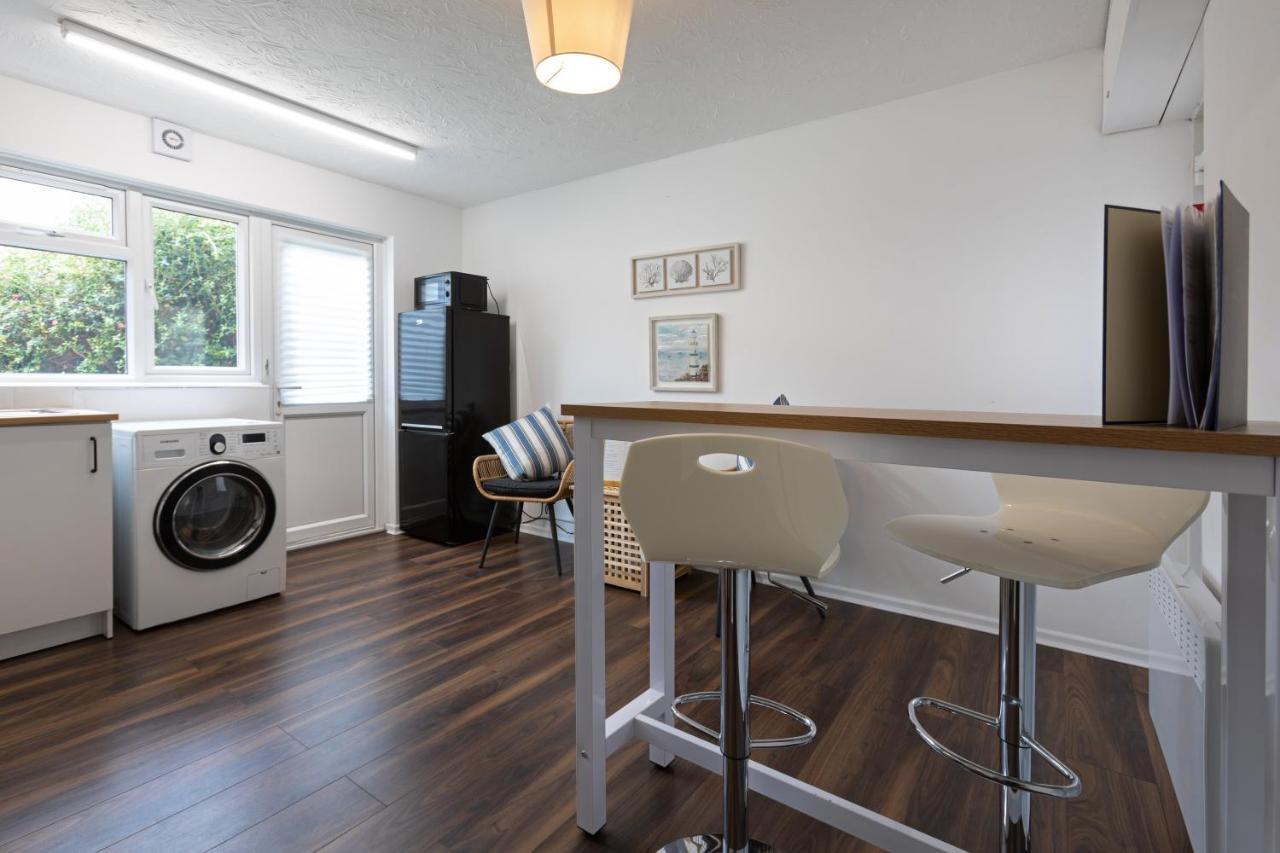 1-Bedroom Apartment With A Private Garden, Beach 5-Min Walk Weymouth Eksteriør billede